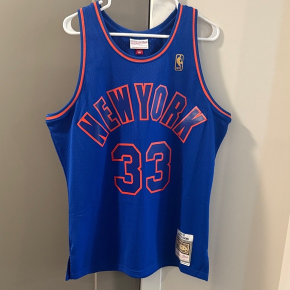 New York Knicks - Ewing Mitchell & Ness Jersey - Picture 2 of 6